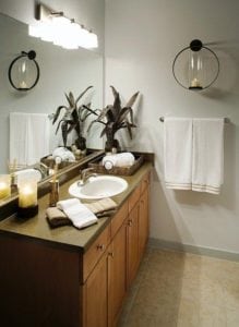Uptown Dallas - Quadrangle Area Apartments #046 - Bathroom