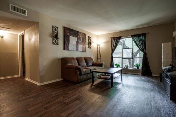 Uptown Dallas - Affordable Uptown Apartments #057 - Hardwoods