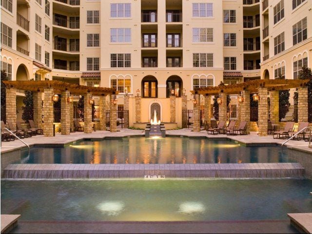 Uptown Dallas - Apartments on McKinney Ave #059 - Resort Style Pool ()