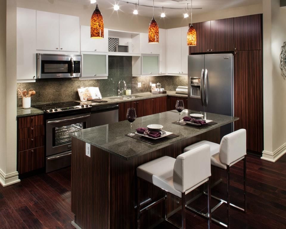 Design District - Incredible High Rise #070 - Kitchen Island