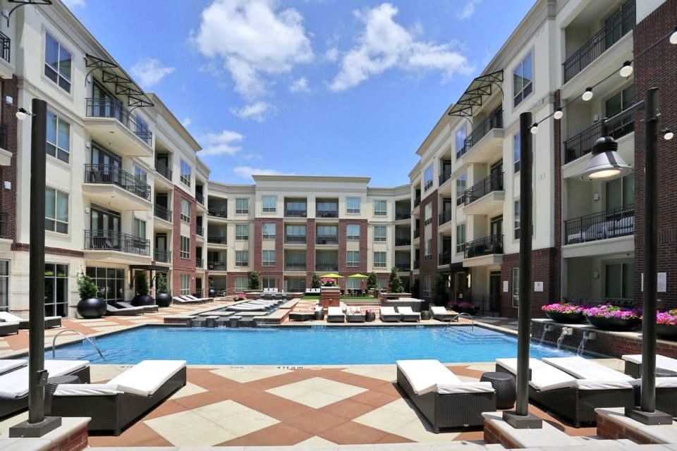 Uptown Dallas - Apartments Near West Village #079 - Pool