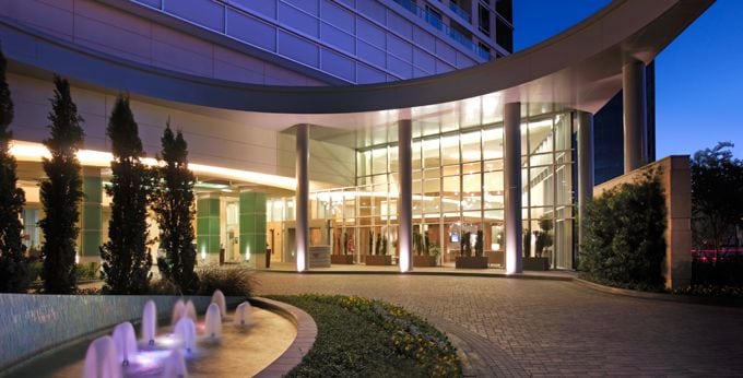 Uptown High Rise Apartments - The Urban Avenue - Luxury High-Rise Apartment Building Valet Parking