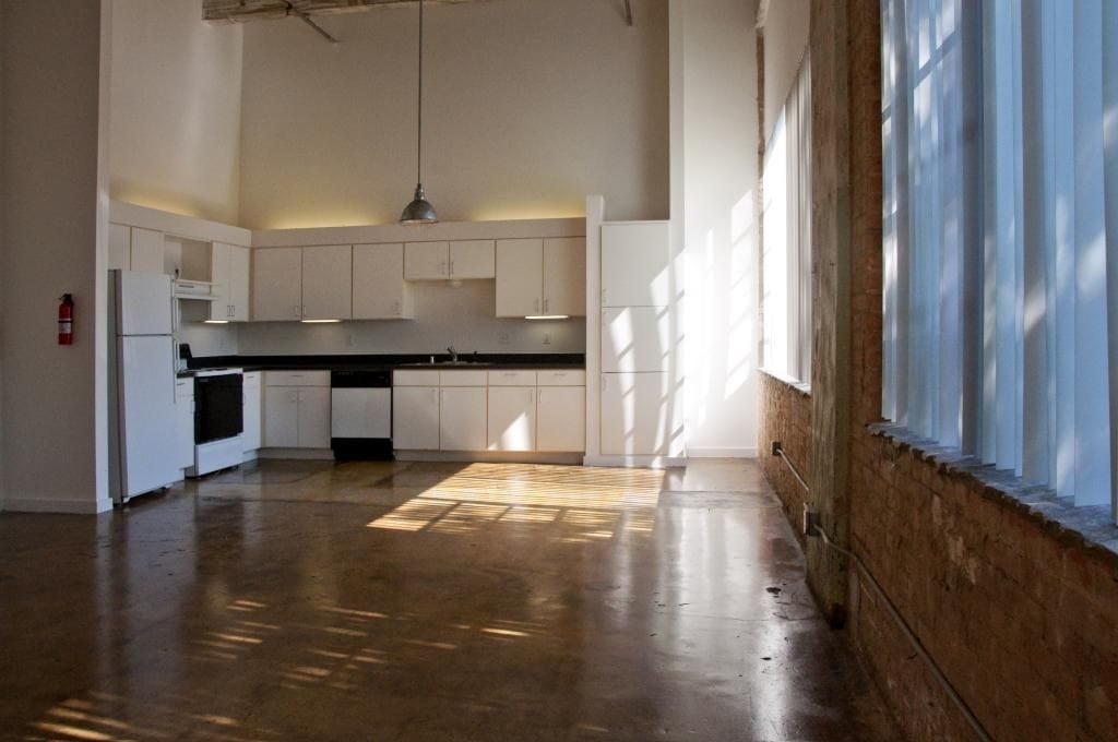 Deep Ellum - Art Gallery Lofts #015 - Polished Concrete Floors