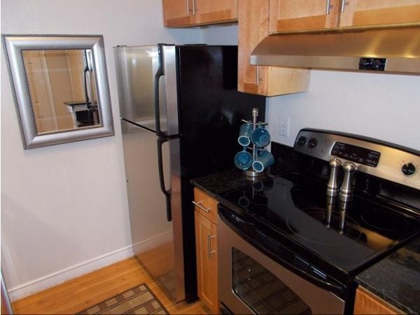 Lakewood - Apartments in Lakewood #039 - Stainless Appliances