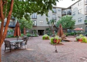 Uptown Dallas - Lofts in Uptown #042 - Resident Courtyard
