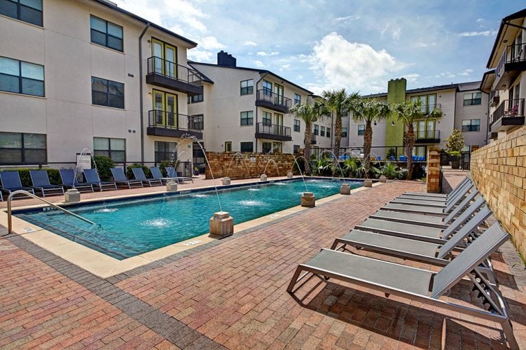 Deep Ellum - Baylor East Dallas Apartments #075 - Pool