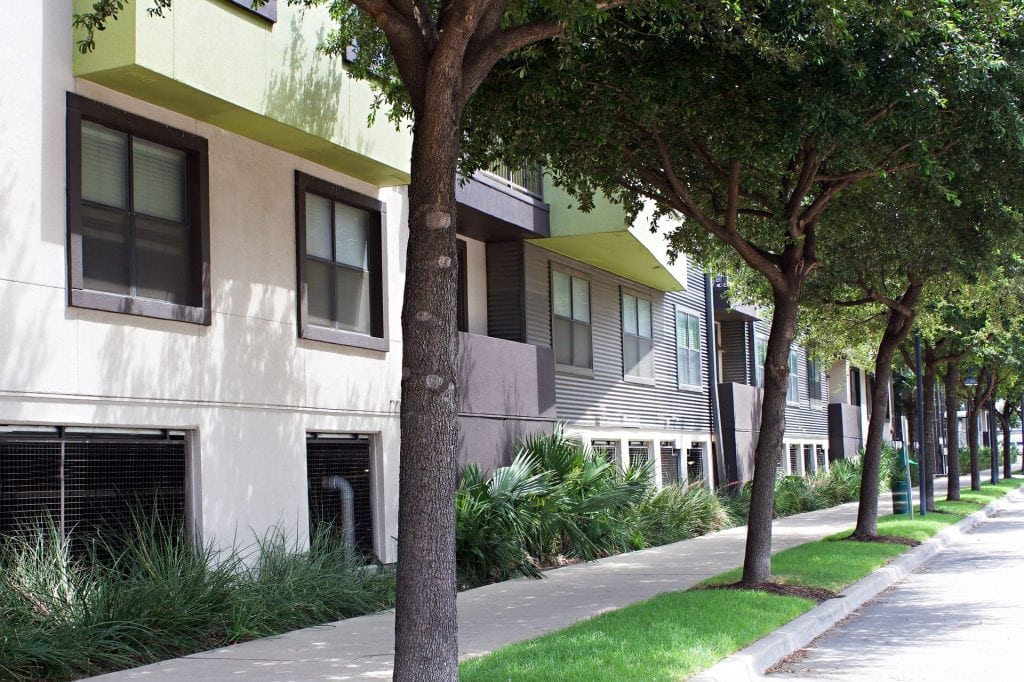 Deep Ellum - Baylor East Dallas Apartments #075 - Sidewalk