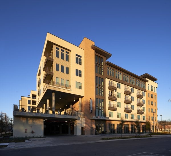 Knox Henderson - Apartments Near Knox Street #105 - Avenue H Apartments, Dallas, Texas